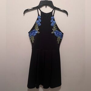 B. Darlin Black&Blue Dress